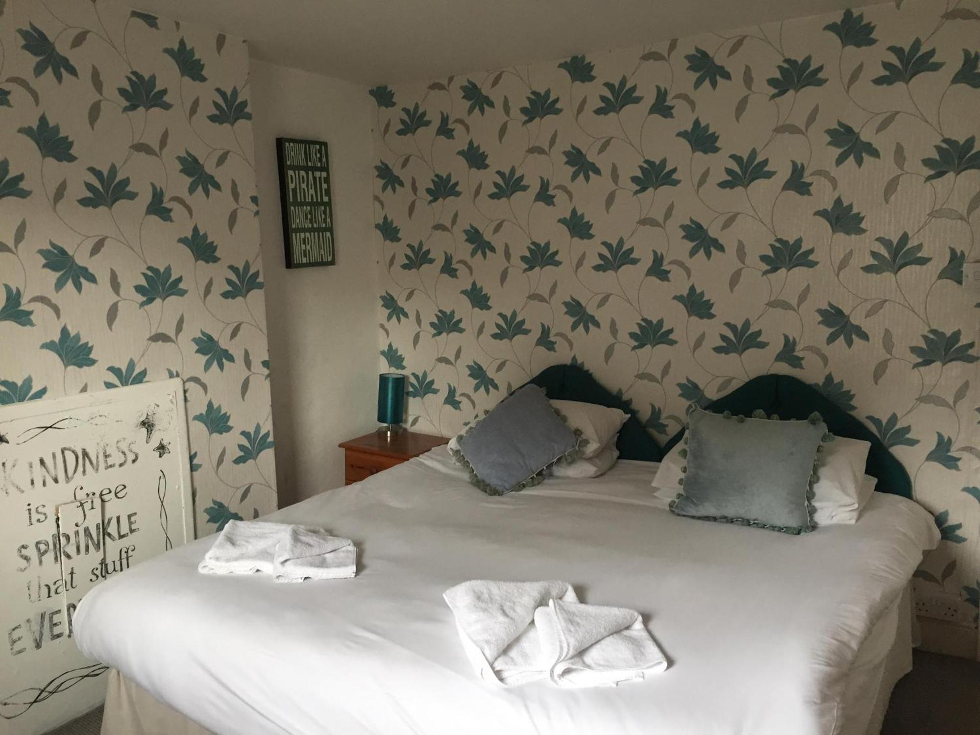 The Victoria 3* Burnham-on-Sea